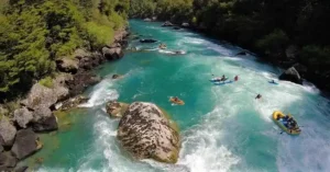 full-carretera-austral-rafting-futaleufu-river.jpg